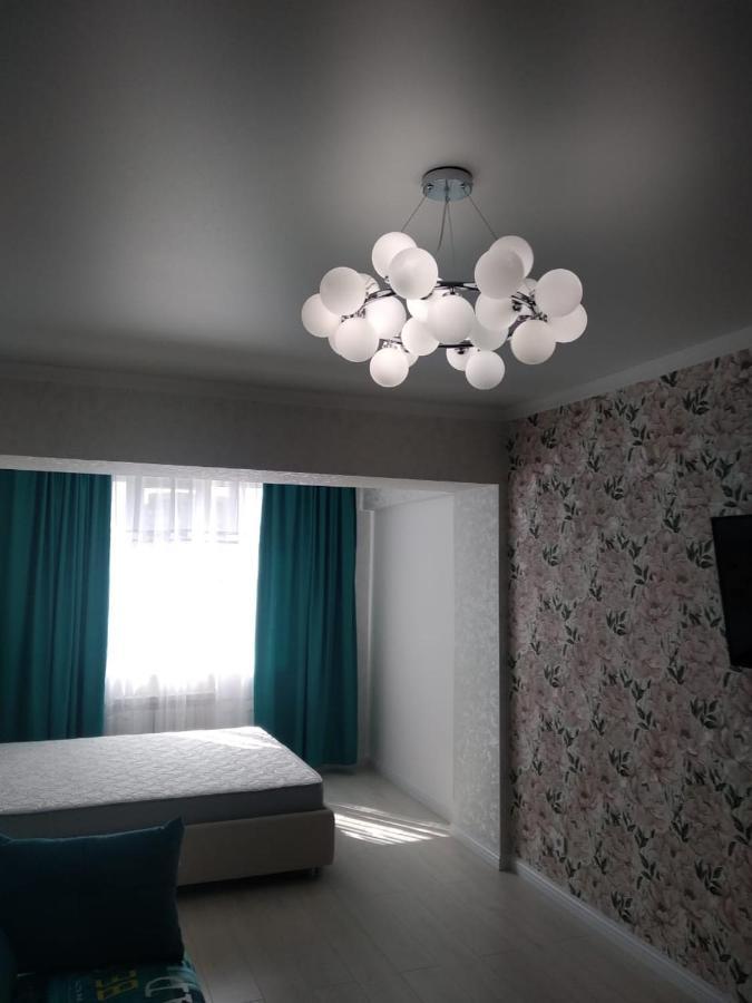 Молодежный Apartamento Almaty Exterior foto